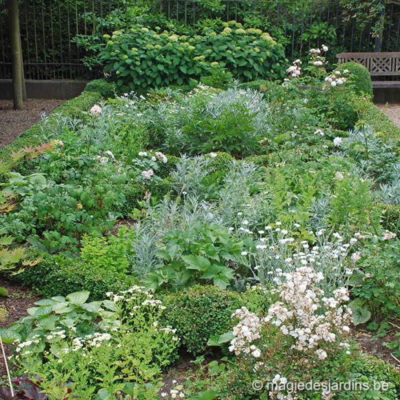 Een mooie tuin zonder chemische meststoffen  (Deel 2)